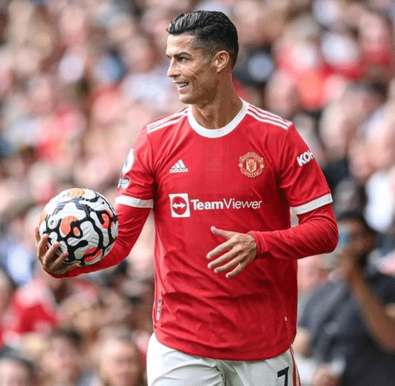 足坛的特殊玄学，赛前摸奖杯的后果有多严重？（足坛神秘禁忌：赛前触碰奖杯要付出多大代价？）