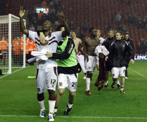 后卫又双叒叕离队？BBC：塞内西已3次拒绝与伯恩茅斯续约（BBC：塞内西三次拒绝与伯恩茅斯续约，后防恐再现离队潮？）